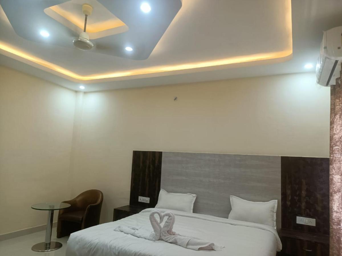 Hotel Rajwada palace Orchha Bagian luar foto