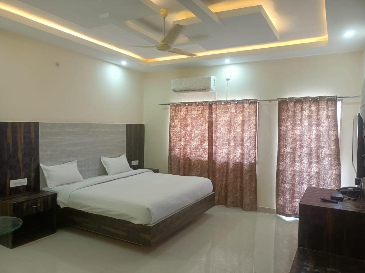 Hotel Rajwada palace Orchha Bagian luar foto