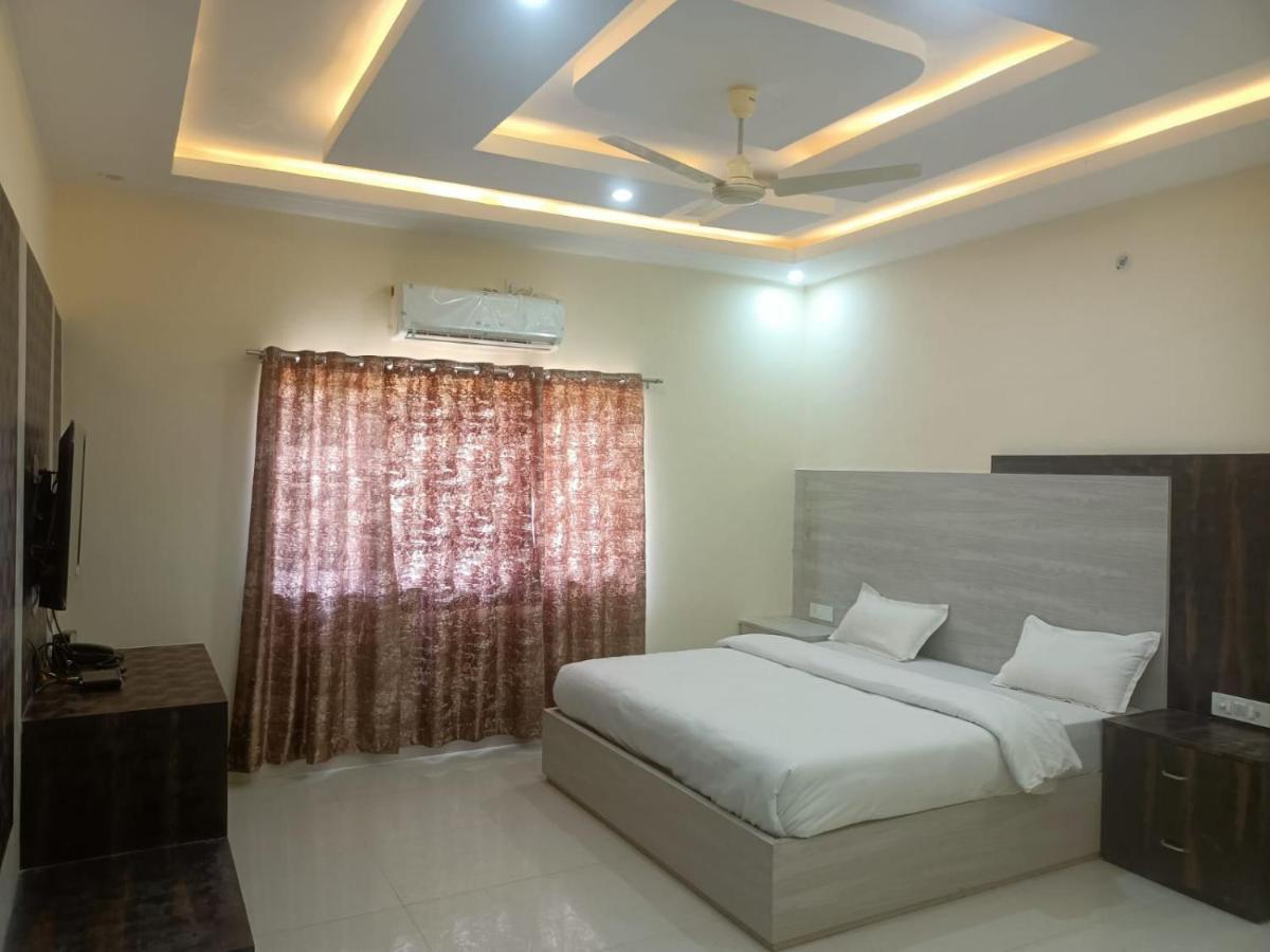 Hotel Rajwada palace Orchha Bagian luar foto