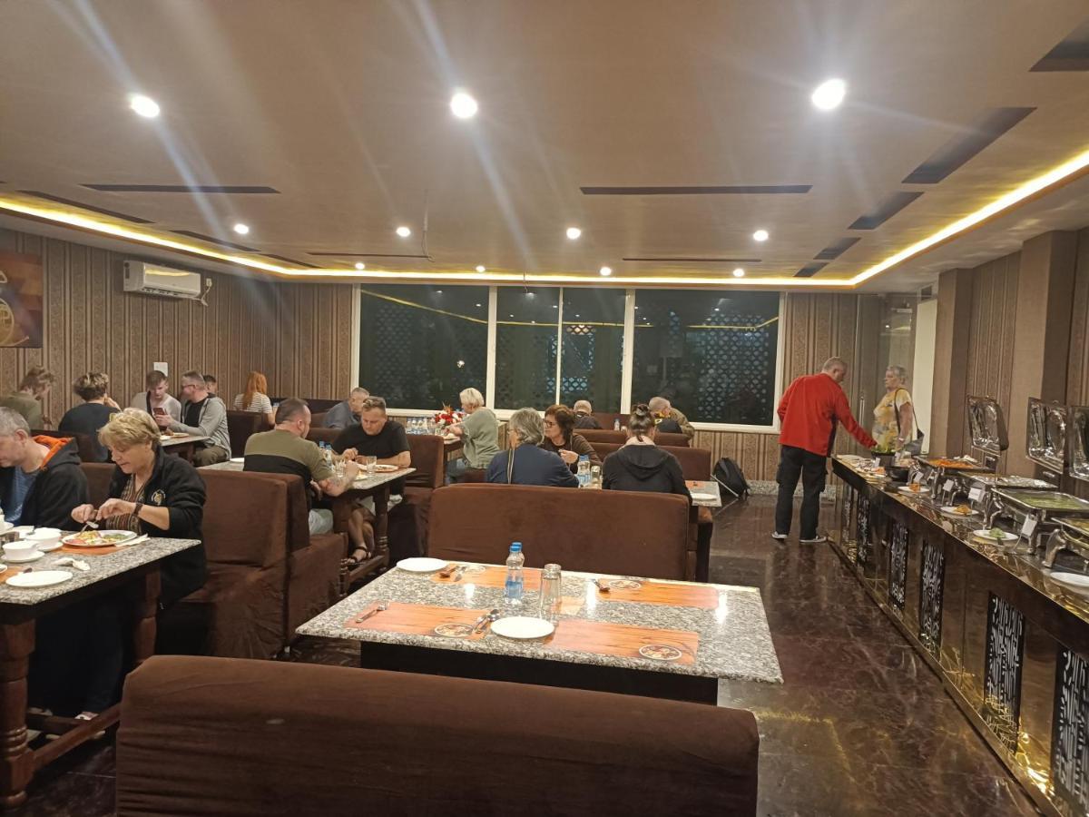 Hotel Rajwada palace Orchha Bagian luar foto