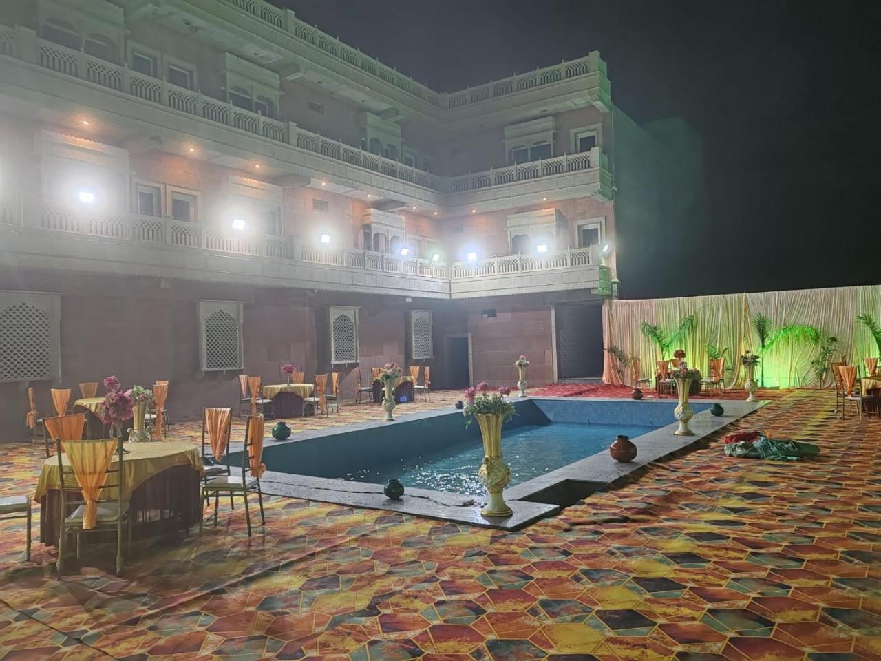 Hotel Rajwada palace Orchha Bagian luar foto